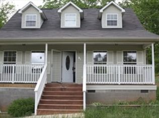 35 McCauley Ln, Travelers Rest, SC 29690
