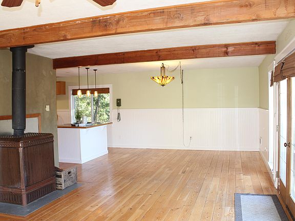 3rd image of 5560 Palisades Dr