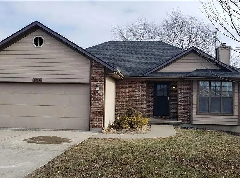1019 Fox Run Dr — Photo 1