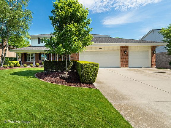 2nd image of 704 Somerset Ln
