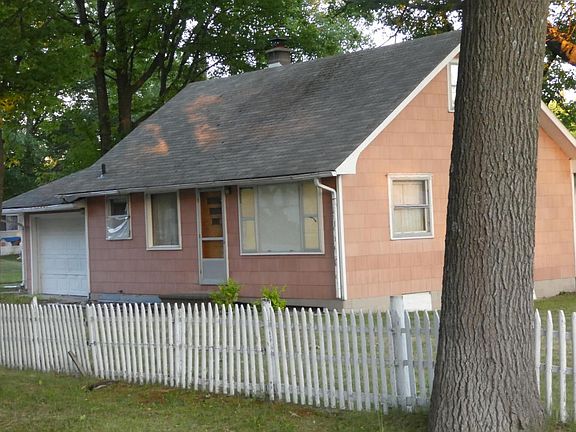4th image of 2315 Larose St