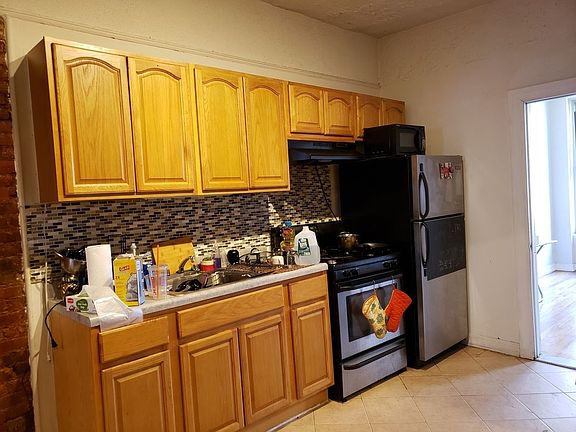 3rd image of 851 De Kalb Ave #2L