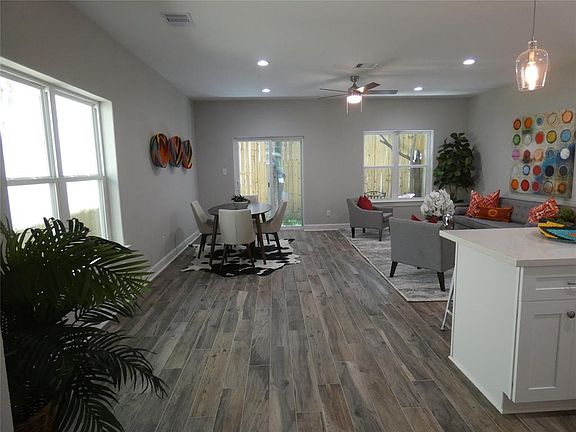 5th image of 4117 Lamar St #B