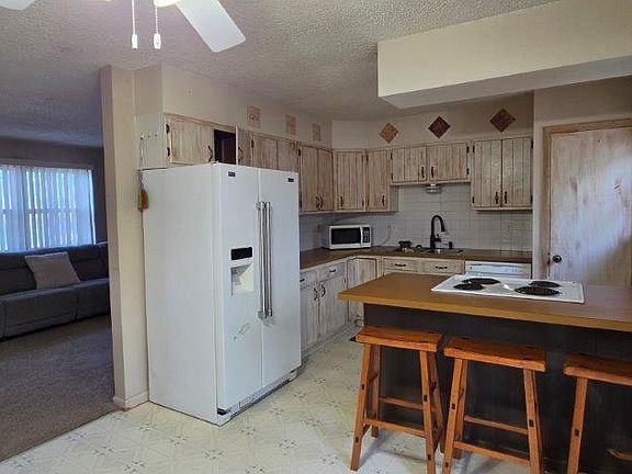 4th image of 306 Hackberry St