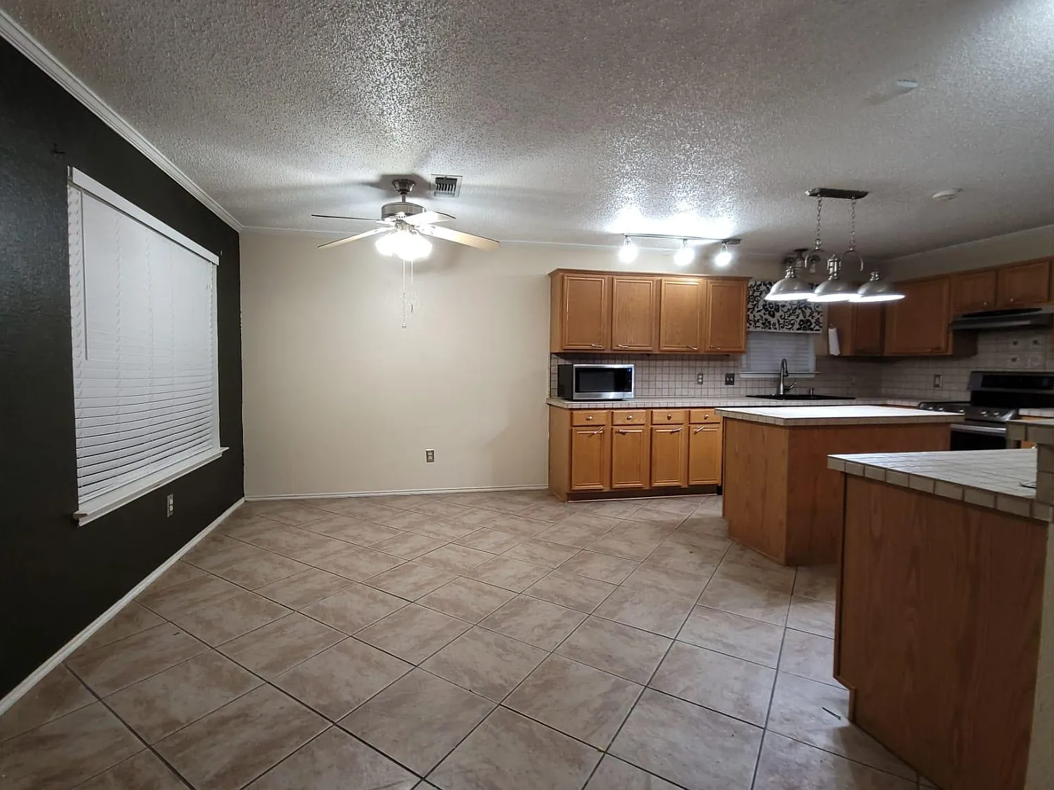 6105 Brookfall Dr — Photo 3