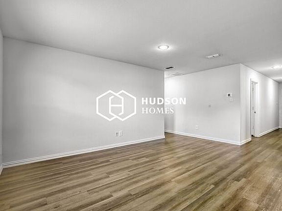 3rd image of 138 Loon Bay Dr