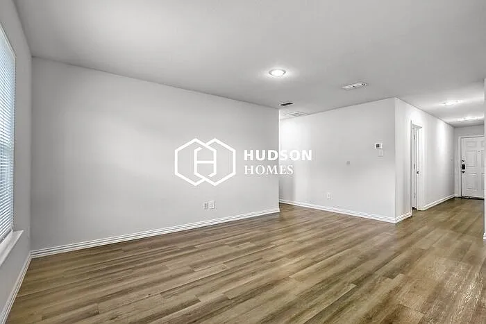 138 Loon Bay Dr — Photo 3