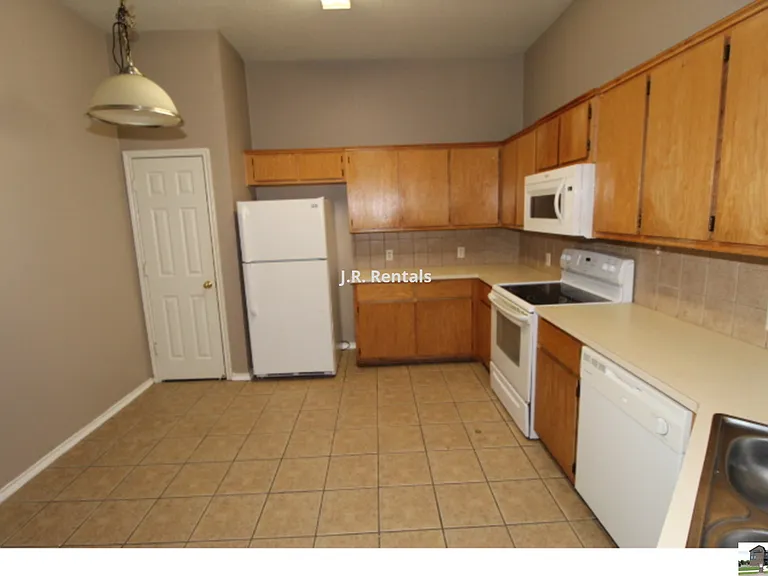 304 Jeff Gordon Dr #A — Photo 5