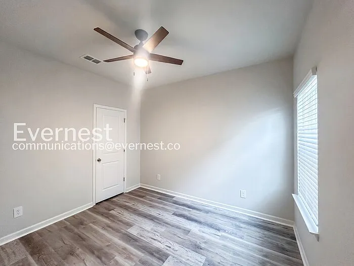7762 Plymouth Dr — Photo 12