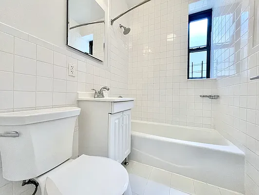 Rented by Bond New York | media 5