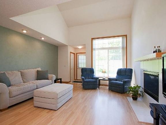 2nd image of 1653 Riverwood Dr