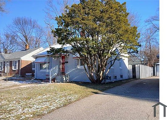 3rd image of 20432 Sorrento St