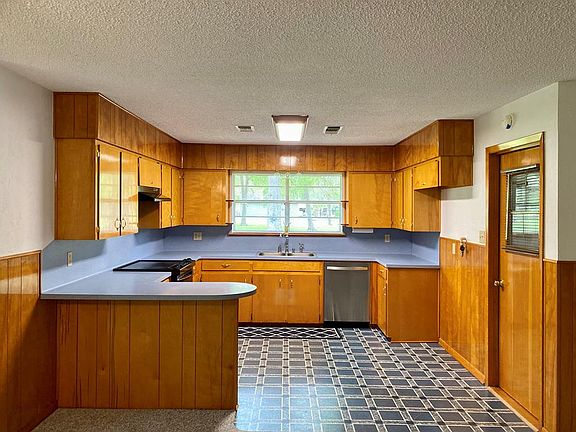 5th image of 306 Private Road 658 Pr #658