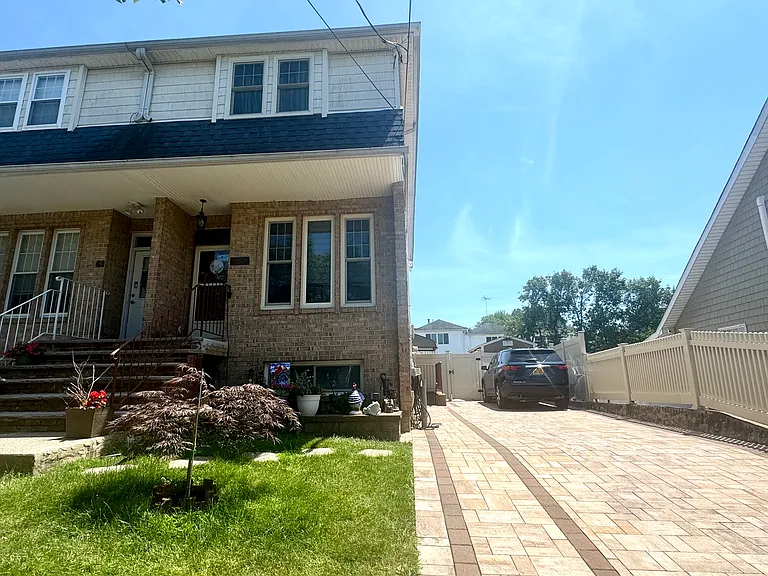 62 Poplar Ave #1 — Photo 2
