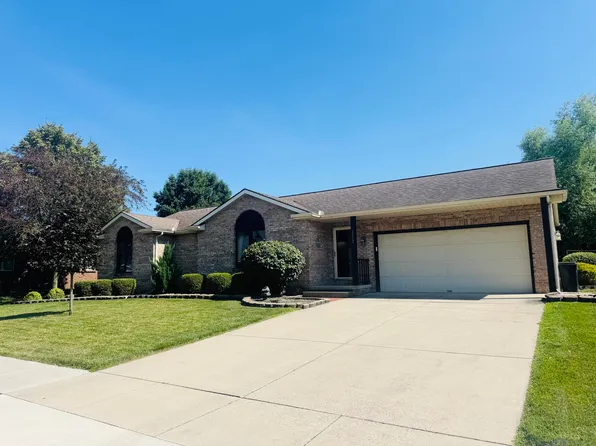 1112 Yorkshire Ct, Celina, OH 45822