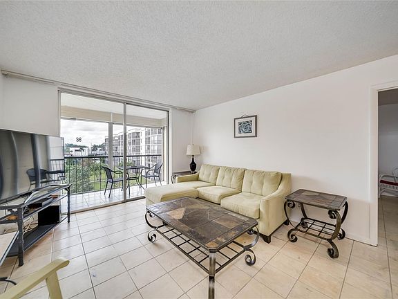 5th image of 8900 Washington Boulevard #404