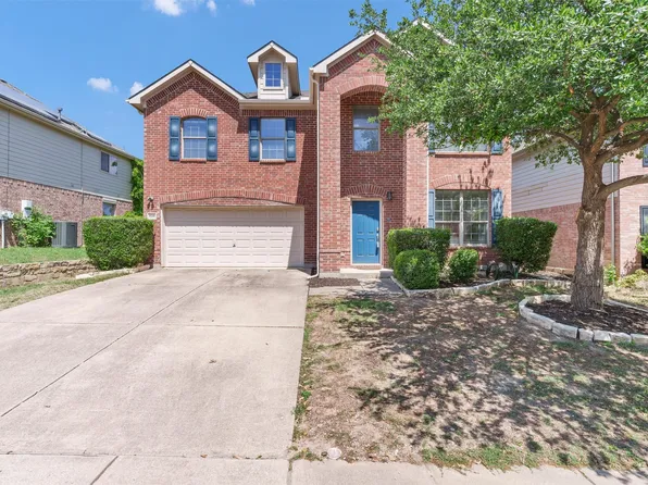 9160 Brook Hill Ln, Fort Worth, TX 76244
