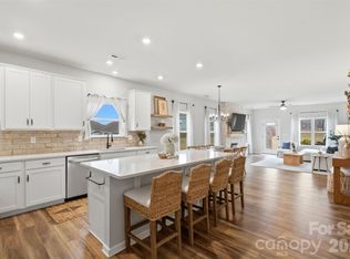 331 Ox Bow Cir, Mount Holly, NC 28120