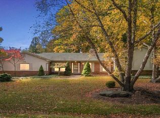 1932 Shore Hill Dr, Bloomfield Hills, MI 48302