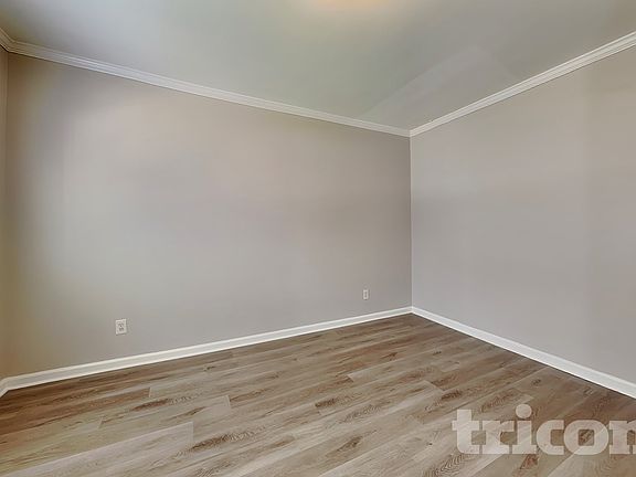4th image of 1219 Falls Creek Ct