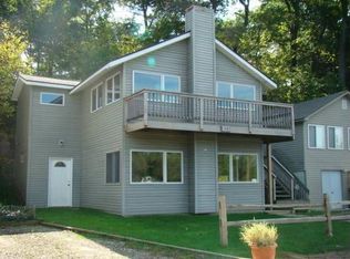 833 Little School Lot Lake Rd, Holly, MI 48442