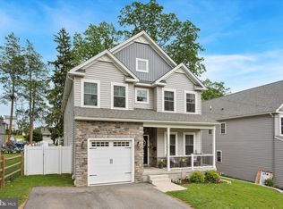 17 Oakland Rd, Broomall, PA 19008