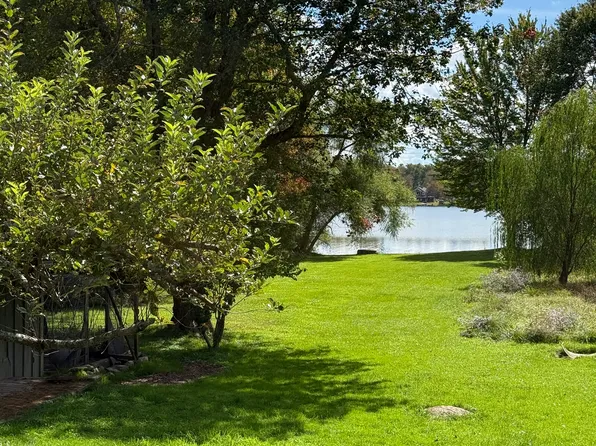 40 W Quasset Rd, Woodstock, CT 06281