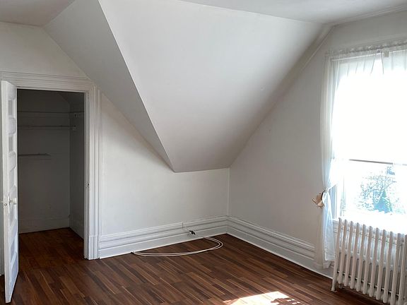 2nd image of 270 Rich Ave #3