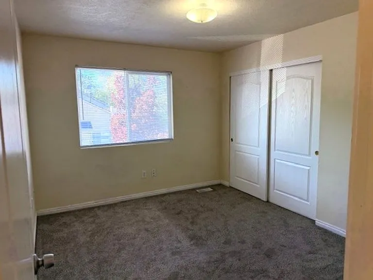 Midland 4-Plex 151 — Photo 10