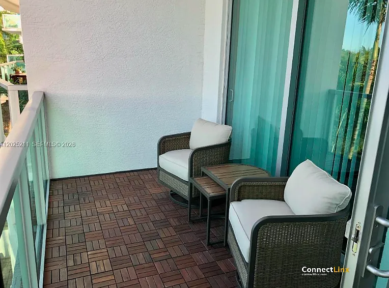 2681 N Flamingo Rd — Photo 17