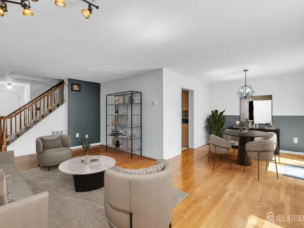 168 Thoreau Dr, Plainsboro, NJ 08536
