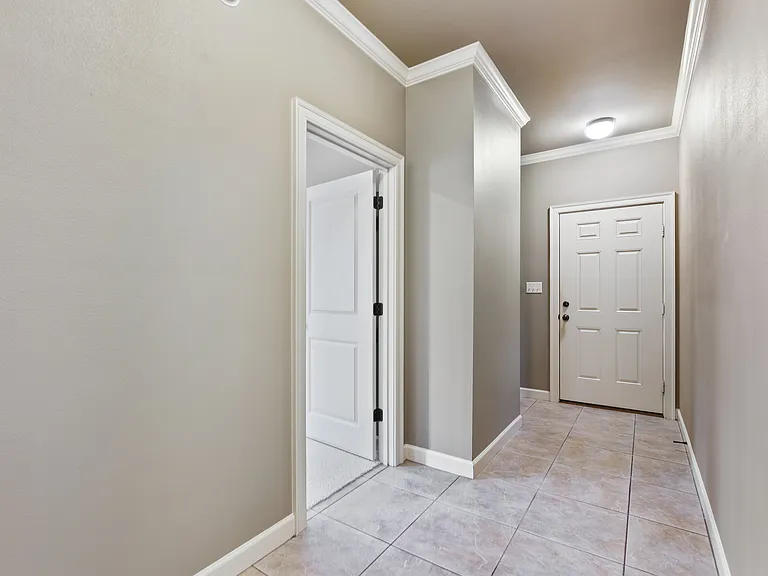 1300 Edge Valley Dr N — Photo 19