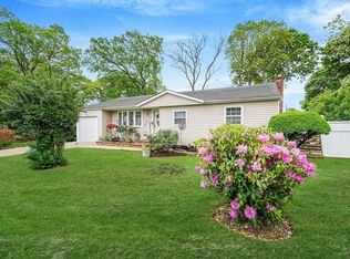 54 Williams Ave, Amityville, NY 11701