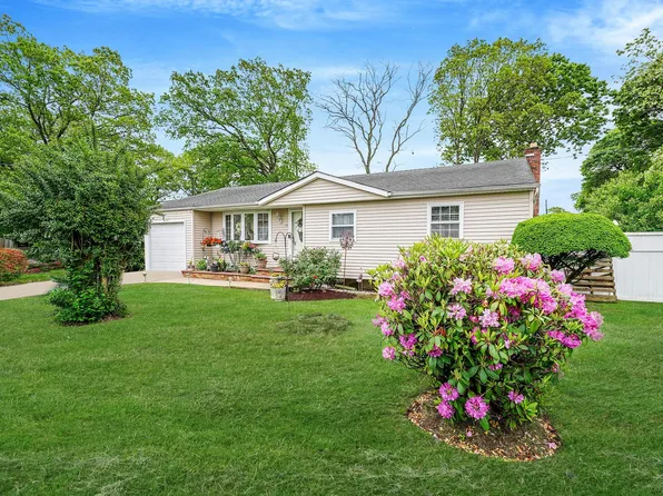 54 Williams Avenue, Amityville, NY 11701
