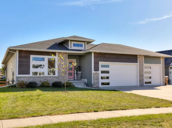 961 Pelican Dr, Polk City, IA 50226