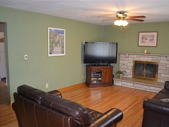 2nd image of 1320 Wise Dr