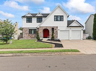 18 Hedgerow Dr, Fairless Hills, PA 19030