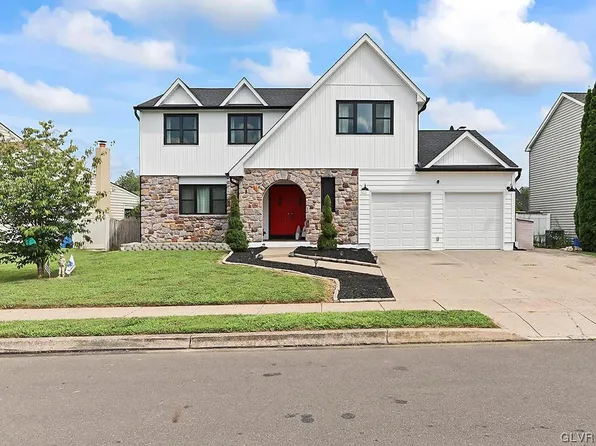 18 Hedgerow Dr, Fairless Hills, PA 19030