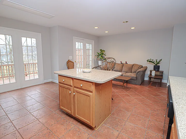 3900 Kathryn Jean Ct — Photo 5