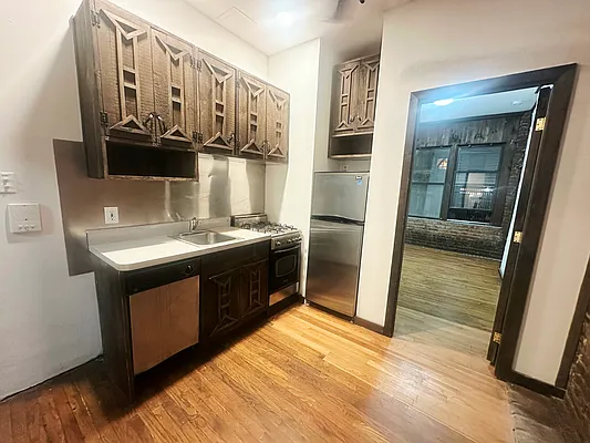 Rented by PocketBroker Inc | media 1