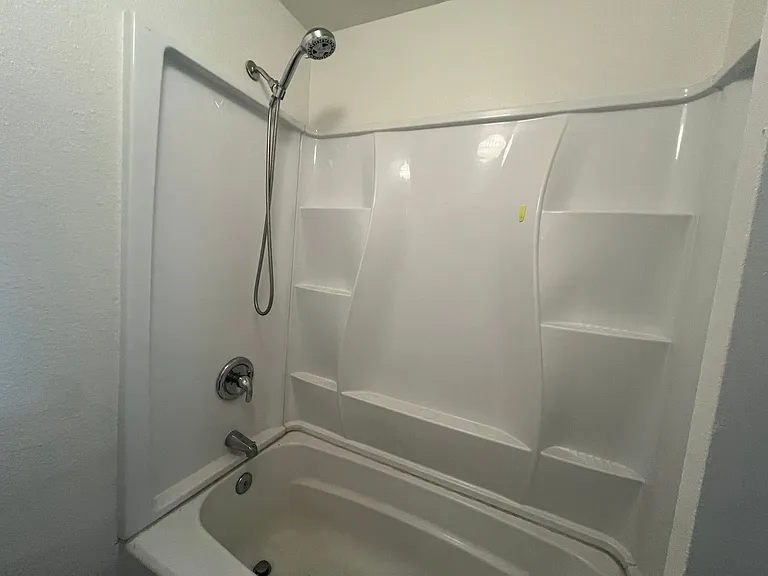 550 Schetter Ave — Photo 5