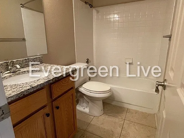 105 Barrow Ct — Photo 8
