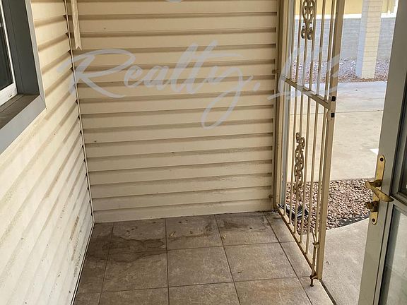 4th image of 1309 E Carter Dr