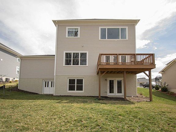 5th image of 703 Village Way N