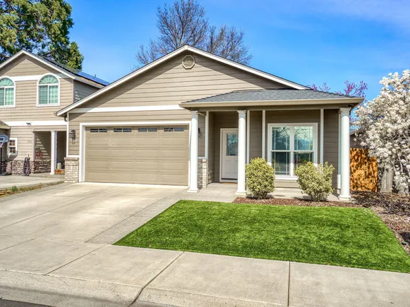 2509 Brookdale Dr, Central Pt, OR 97502