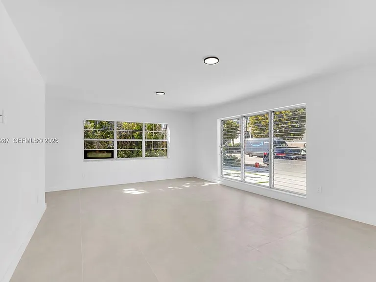 1130 102nd St #1 — Photo 11