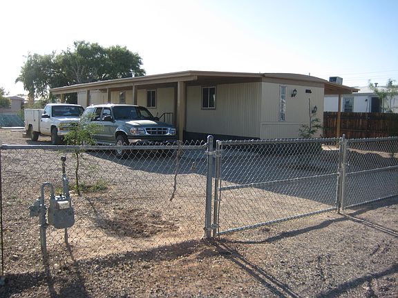 3rd image of 3343 N Kelvin Blvd