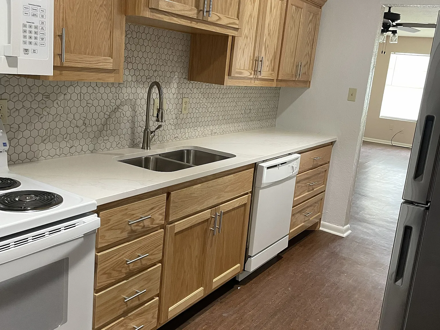 2 bed, 1014 sqft, $1,195 — Photo 4