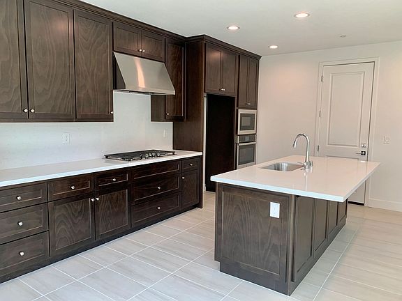 Bergamo Lot 64 Kitchen