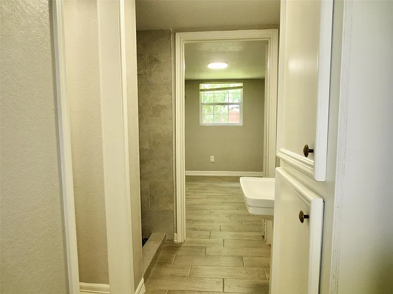 2204 Parker Rd #B — Photo 5